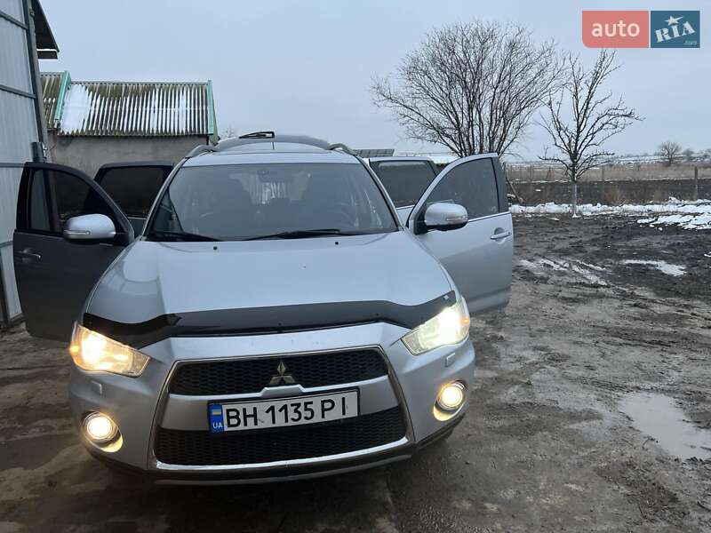 Внедорожник / Кроссовер Mitsubishi Outlander 2012 в Запорожье фото 2 Внедорожник / Кроссовер Mitsubishi Outlander 2012 в Запорожье