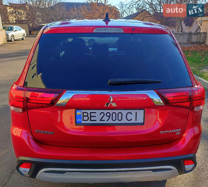 Позашляховик / Кросовер Mitsubishi Outlander 2019 в Львові
