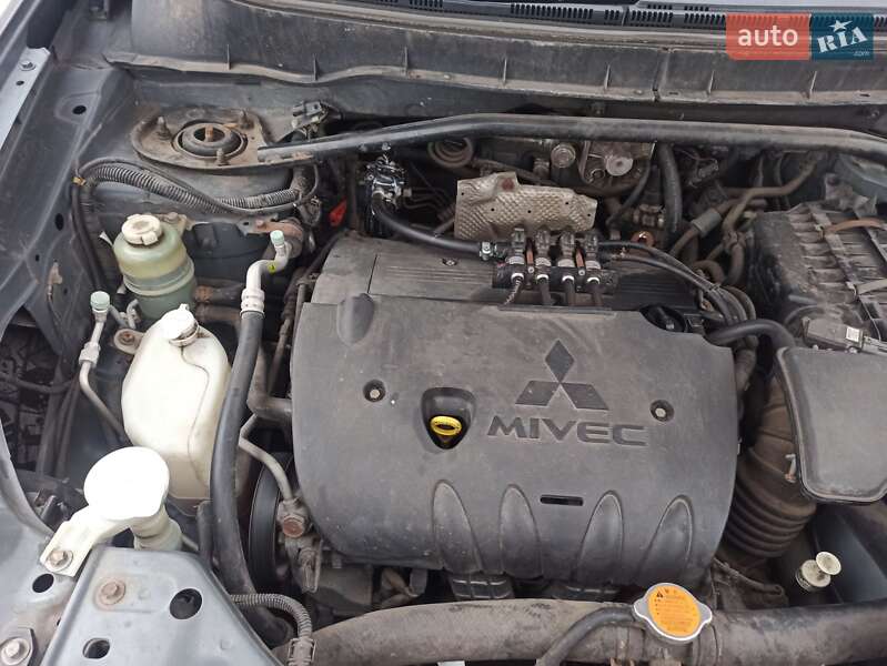 Позашляховик / Кросовер Mitsubishi Outlander 2008 в Кам'янському