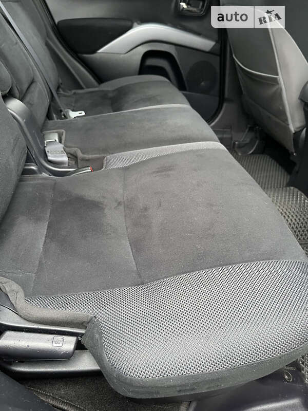 Позашляховик / Кросовер Mitsubishi Outlander 2007 в Чернівцях
