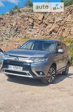 Mitsubishi Outlander 2020