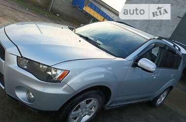 Внедорожник / Кроссовер Mitsubishi Outlander 2012 в Стрые