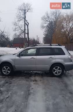 Внедорожник / Кроссовер Mitsubishi Outlander 2003 в 