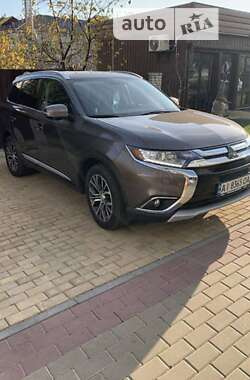 Mitsubishi Outlander 2016