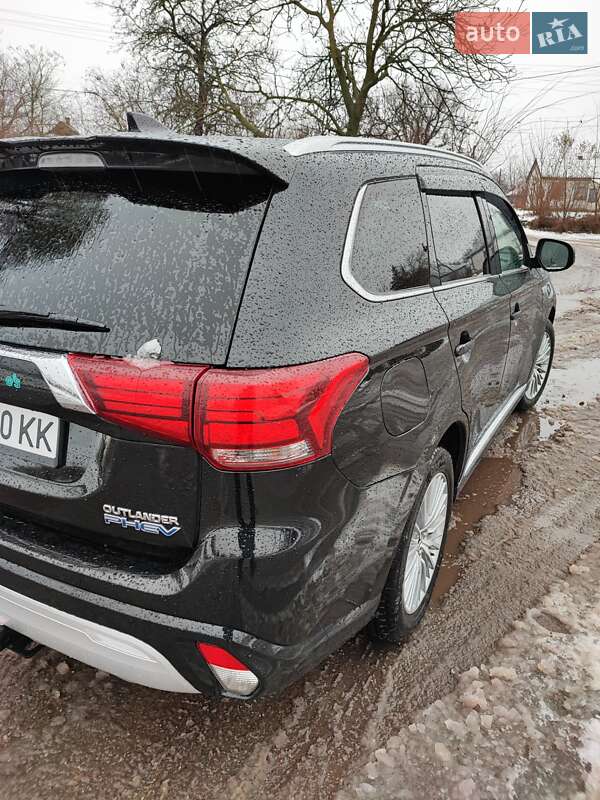 Внедорожник / Кроссовер Mitsubishi Outlander 2019 в Петриковке