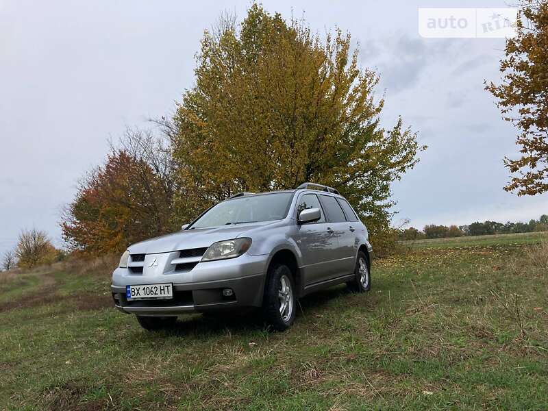 Внедорожник / Кроссовер Mitsubishi Outlander 2003 в Староконстантинове