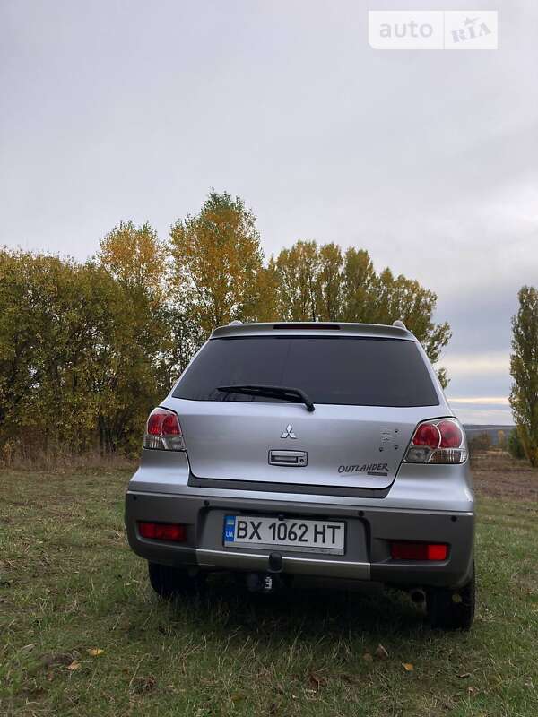 Внедорожник / Кроссовер Mitsubishi Outlander 2003 в Староконстантинове