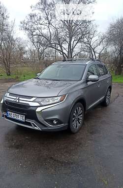 Mitsubishi Outlander 2020