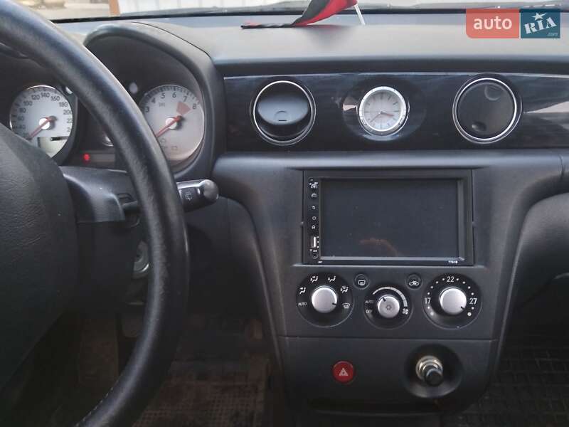 Внедорожник / Кроссовер Mitsubishi Outlander 2004 в Ужгороде