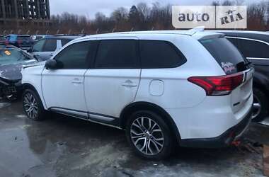 Внедорожник / Кроссовер Mitsubishi Outlander 2017 в Львове