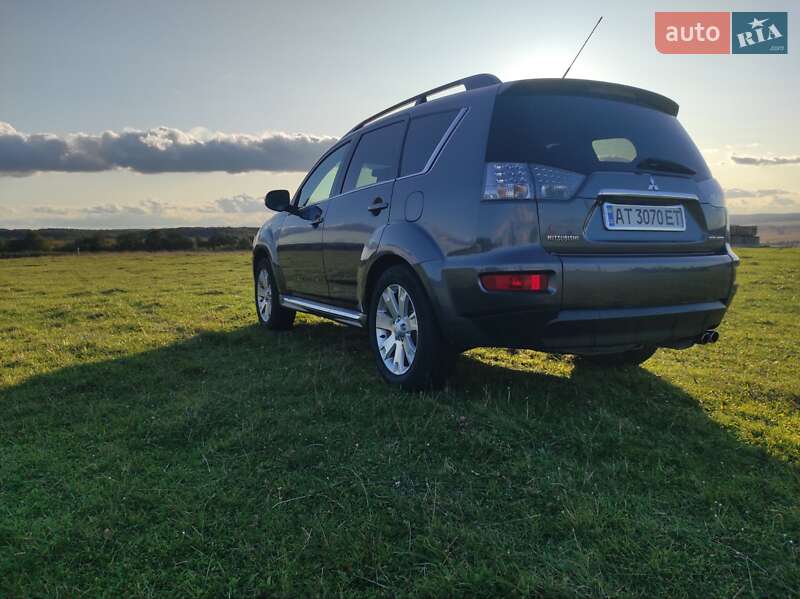 Внедорожник / Кроссовер Mitsubishi Outlander 2012 в Ивано-Франковске