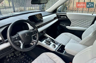 Внедорожник / Кроссовер Mitsubishi Outlander 2021 в 