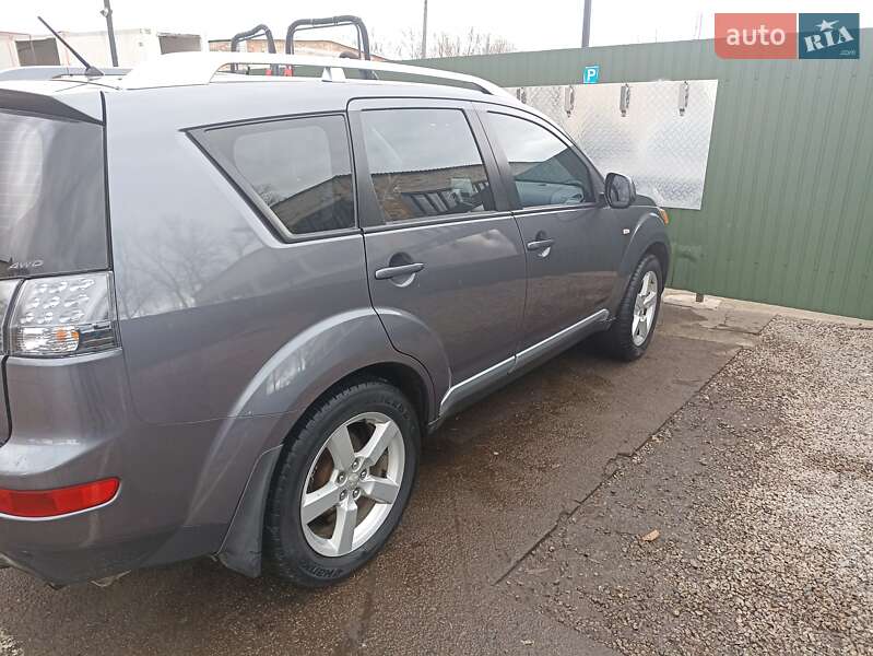 Позашляховик / Кросовер Mitsubishi Outlander 2008 в Переяславі