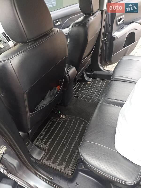 Позашляховик / Кросовер Mitsubishi Outlander 2008 в Переяславі