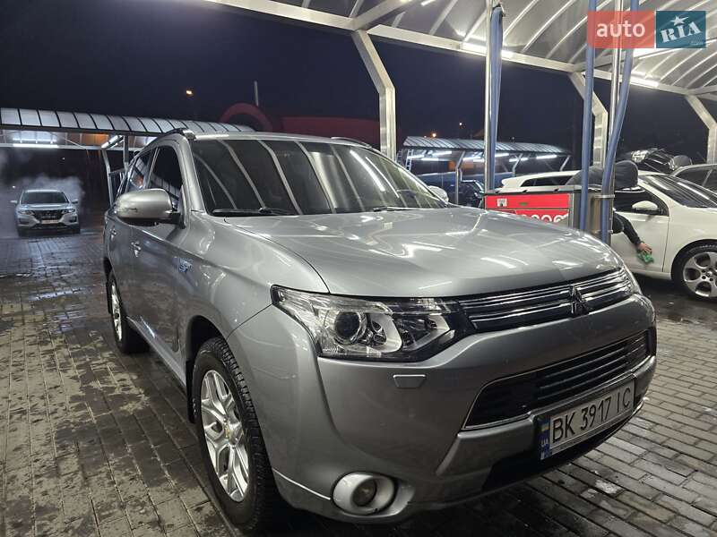 Mitsubishi Outlander 2013