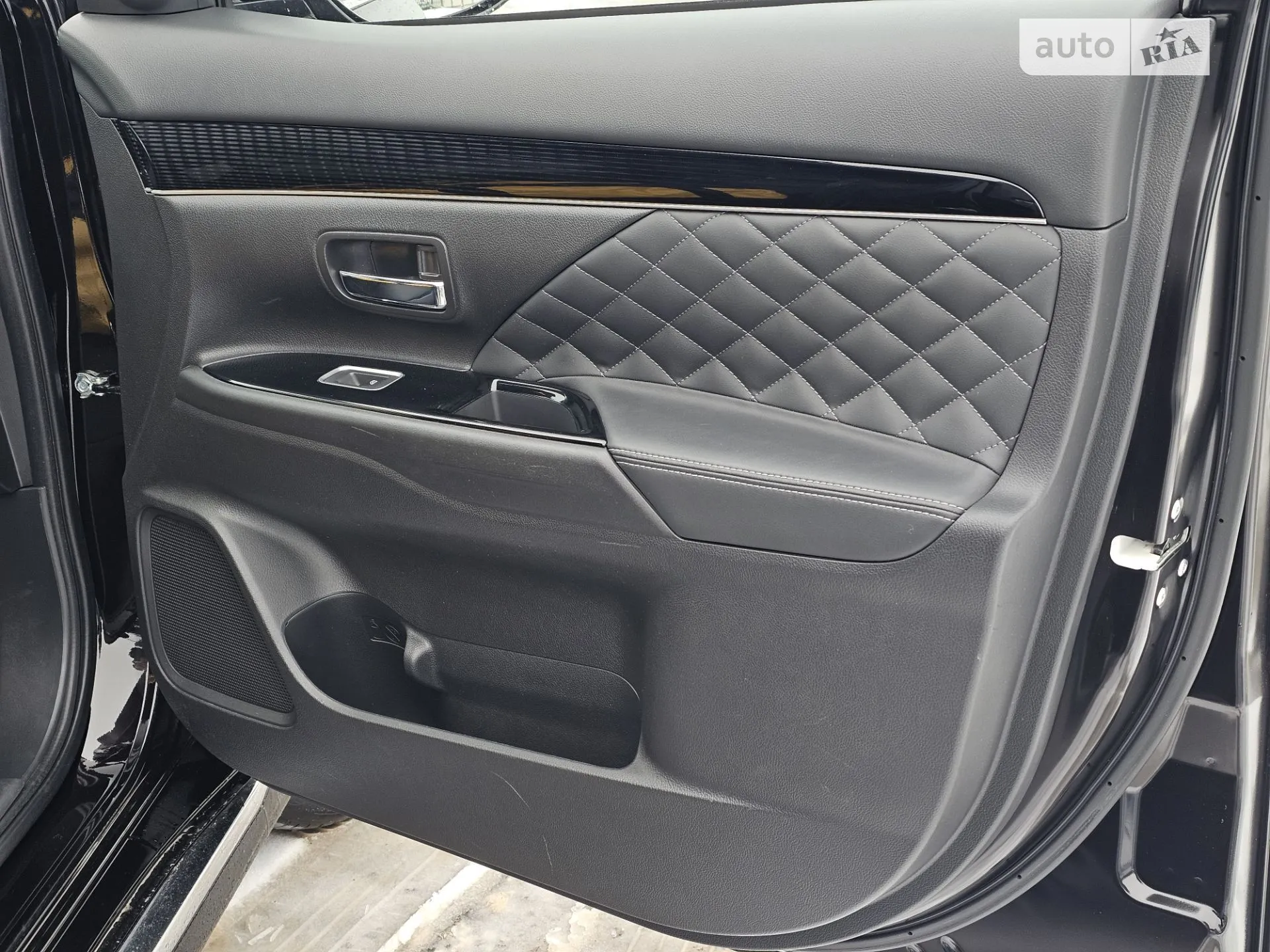 2018 Mitsubishi Outlander - мініатюра 19