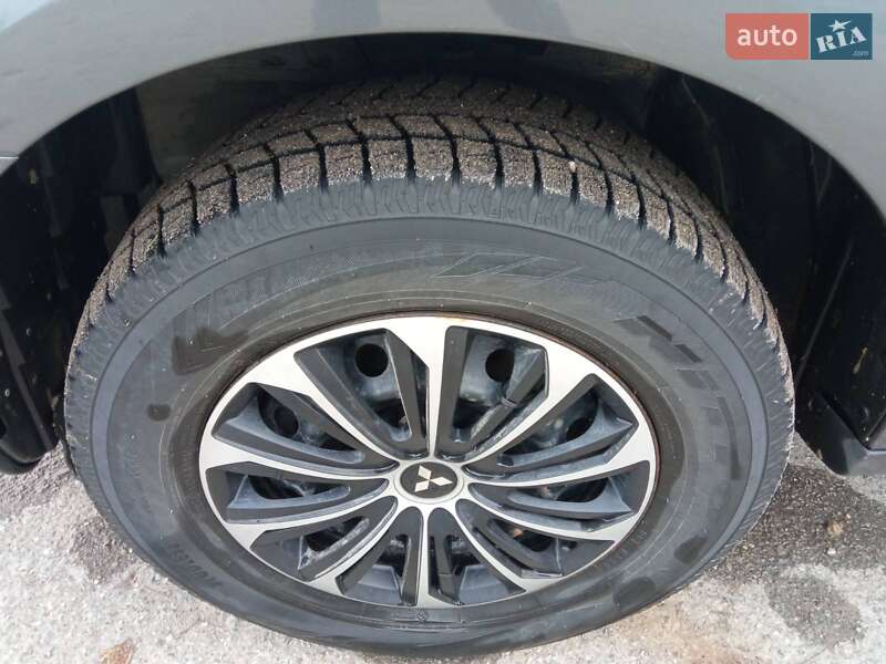 Позашляховик / Кросовер Mitsubishi Outlander 2008 в Чорткові