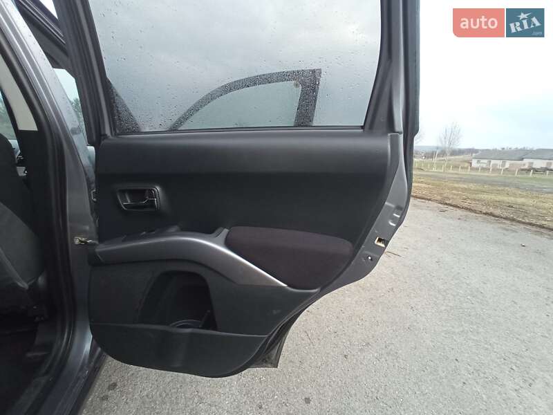 Позашляховик / Кросовер Mitsubishi Outlander 2008 в Чорткові
