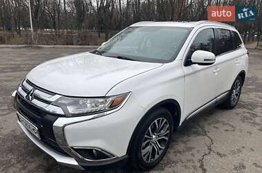 Позашляховик / Кросовер Mitsubishi Outlander 2016 в Одесі