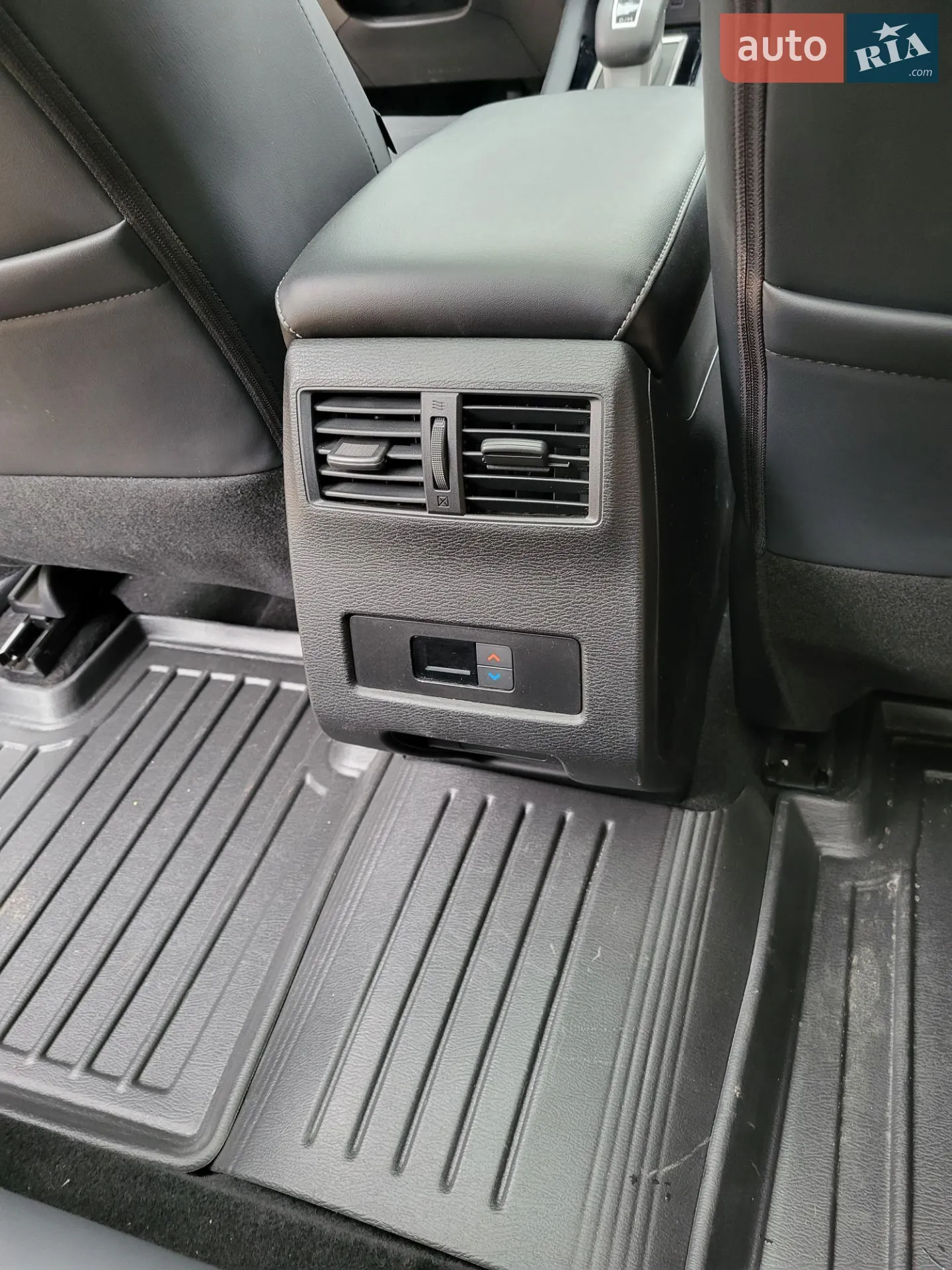 2021 Mitsubishi Outlander - мініатюра 19