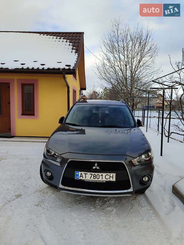 Mitsubishi Outlander 2011