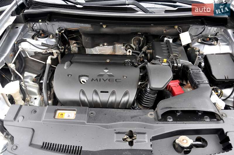 Внедорожник / Кроссовер Mitsubishi Outlander 2014 в Львове