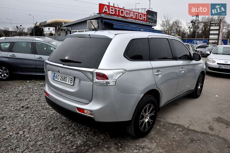 Внедорожник / Кроссовер Mitsubishi Outlander 2014 в Львове
