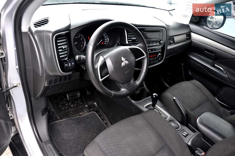 Внедорожник / Кроссовер Mitsubishi Outlander 2014 в Львове