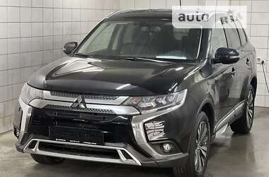 Mitsubishi Outlander 2022