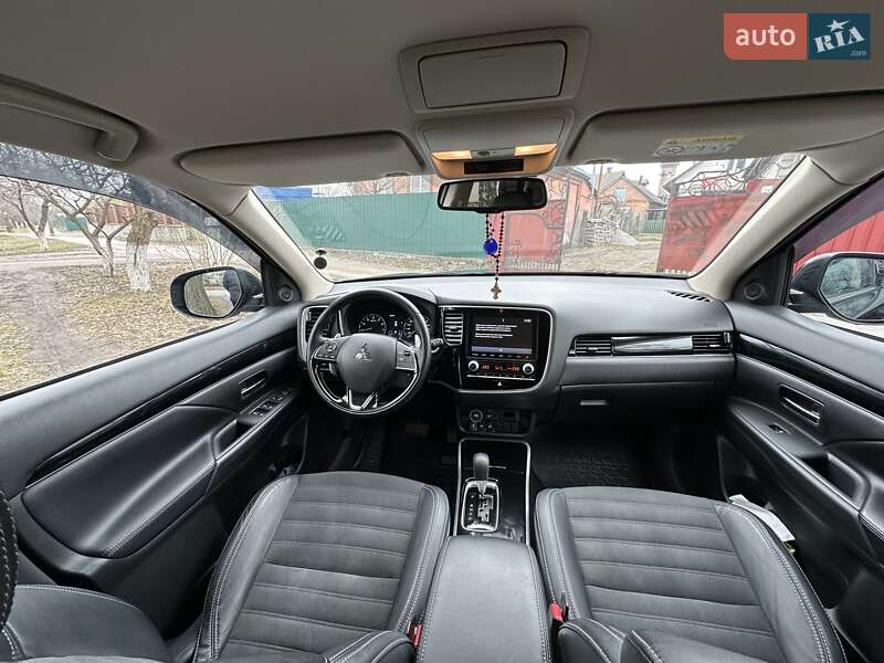 Позашляховик / Кросовер Mitsubishi Outlander 2022 в Пирятині
