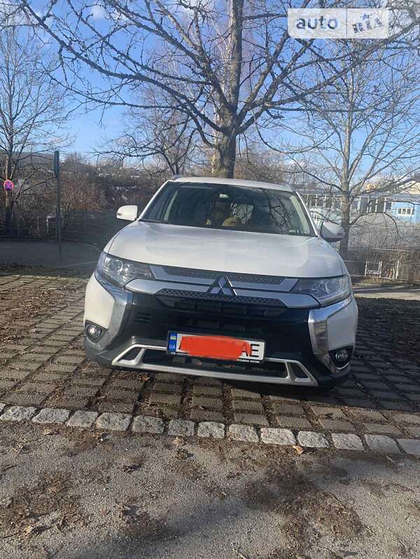 Внедорожник / Кроссовер Mitsubishi Outlander 2018 в Харькове