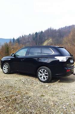 Внедорожник / Кроссовер Mitsubishi Outlander 2013 в Яремче