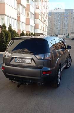 Позашляховик / Кросовер Mitsubishi Outlander 2011 в Києві
