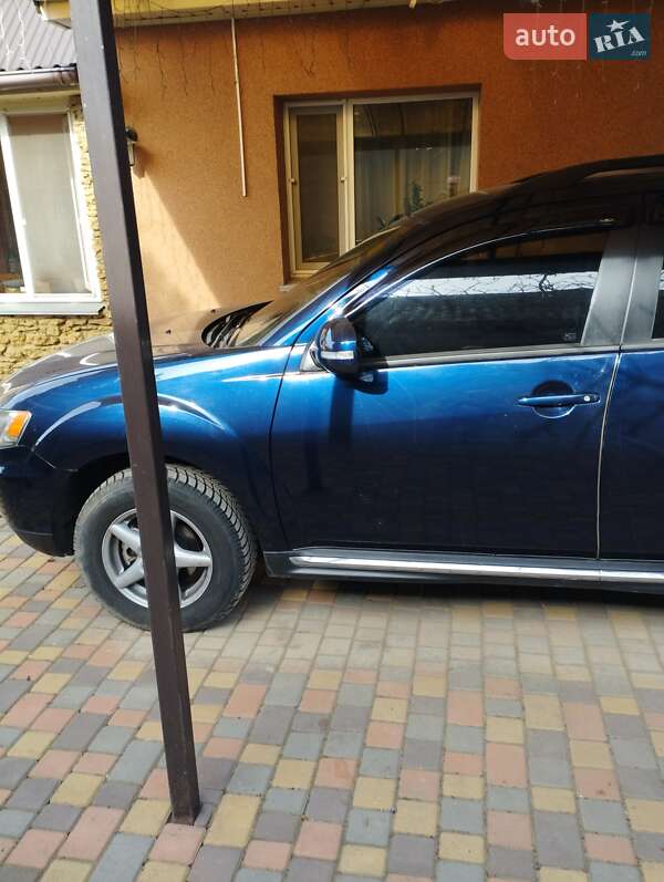 Позашляховик / Кросовер Mitsubishi Outlander 2010 в Миколаєві