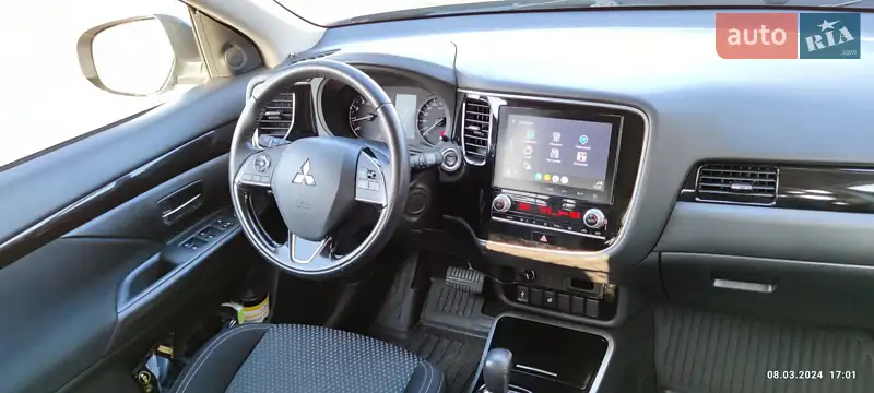 Mitsubishi Outlander 2019 VIN JMBXTGF2WLZ000284 фото оголошення 42 з 120