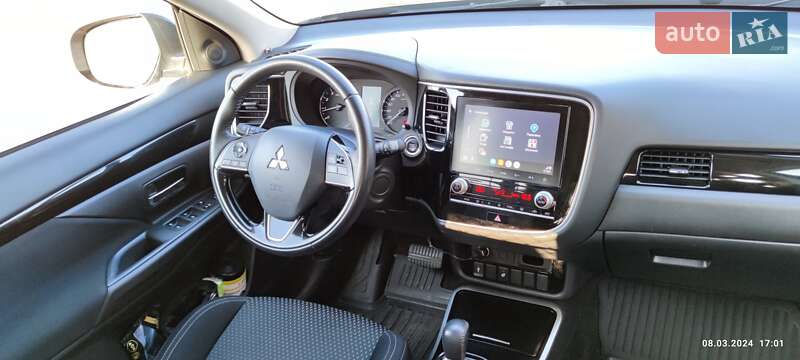 Внедорожник / Кроссовер Mitsubishi Outlander 2019 в Львове