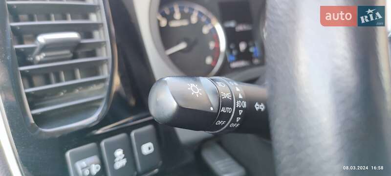 Внедорожник / Кроссовер Mitsubishi Outlander 2019 в Львове