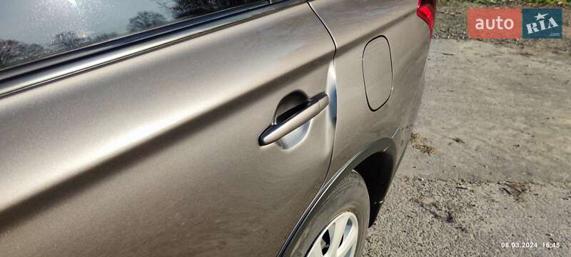 Внедорожник / Кроссовер Mitsubishi Outlander 2019 в Львове