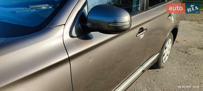 Внедорожник / Кроссовер Mitsubishi Outlander 2019 в Львове