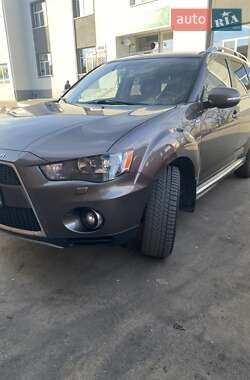 Внедорожник / Кроссовер Mitsubishi Outlander 2010 в Измаиле