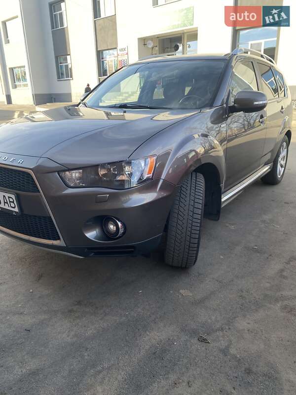 Внедорожник / Кроссовер Mitsubishi Outlander 2010 в Измаиле фото 3 Внедорожник / Кроссовер Mitsubishi Outlander 2010 в Измаиле