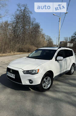 Mitsubishi Outlander 2011