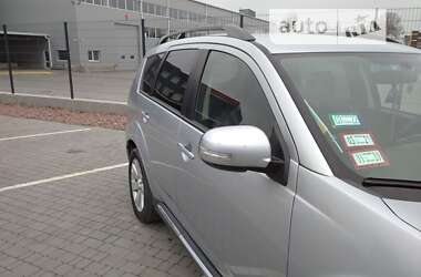 Внедорожник / Кроссовер Mitsubishi Outlander 2013 в Житомире