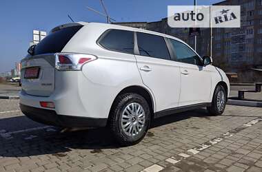 Внедорожник / Кроссовер Mitsubishi Outlander 2013 в Ровно