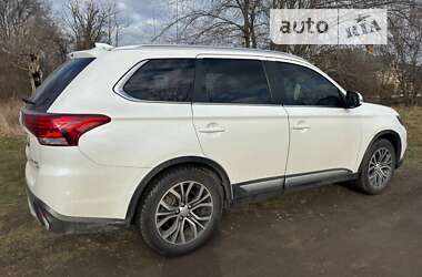 Внедорожник / Кроссовер Mitsubishi Outlander 2017 в Кропивницком