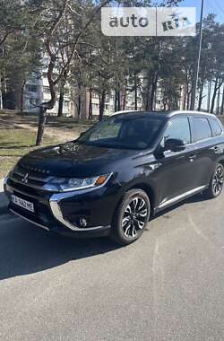 Позашляховик / Кросовер Mitsubishi Outlander 2018 в Києві