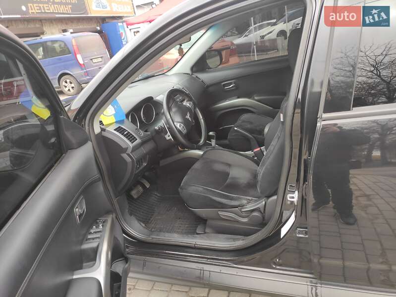 Позашляховик / Кросовер Mitsubishi Outlander 2010 в Одесі