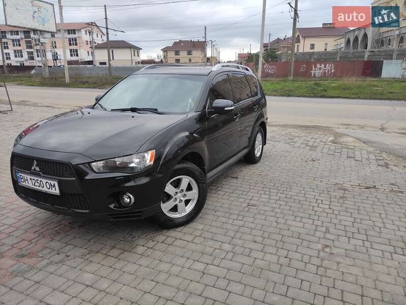 Позашляховик / Кросовер Mitsubishi Outlander 2010 в Одесі
