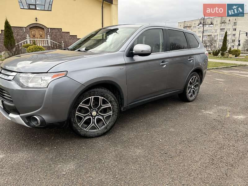 Mitsubishi Outlander 2014