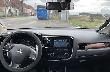 Позашляховик / Кросовер Mitsubishi Outlander 2014 в Львові